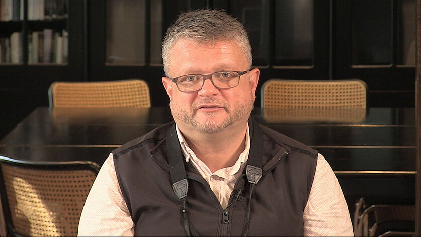 Mark E. Hauber