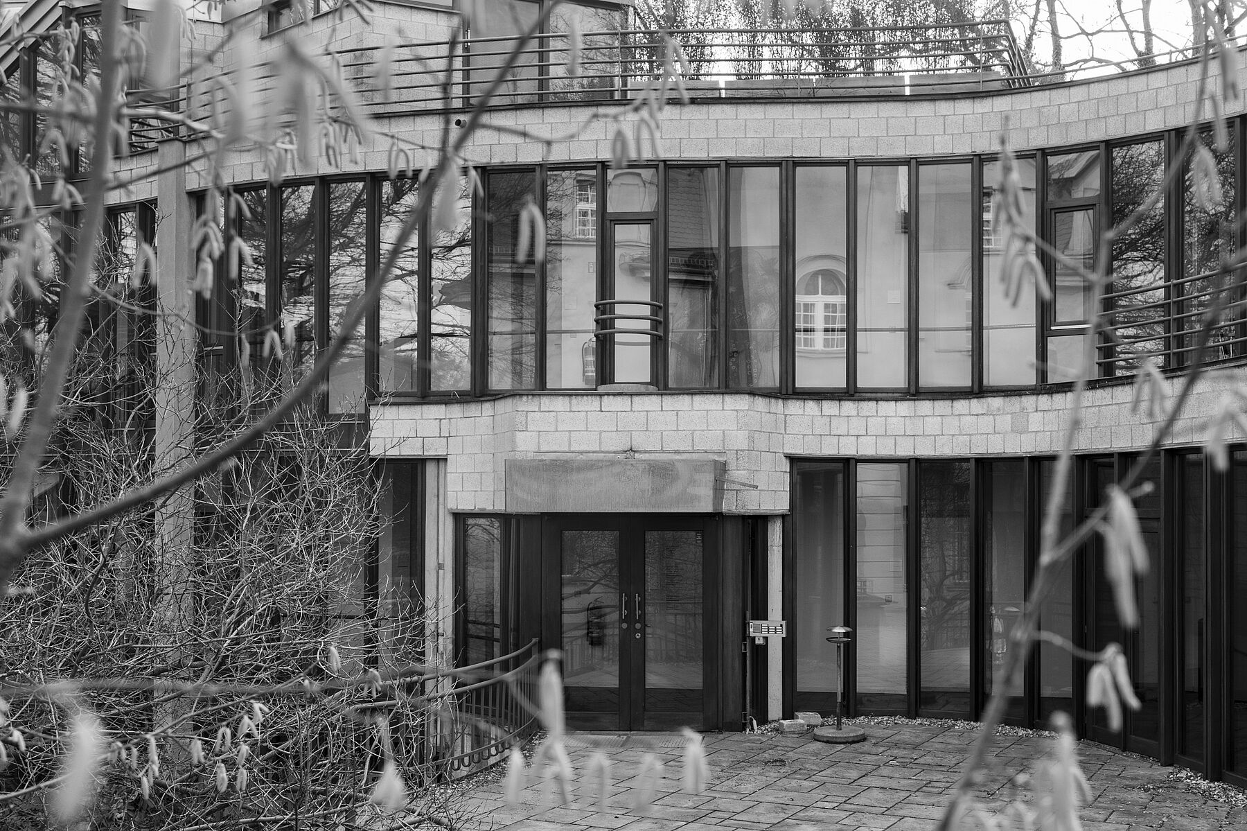 Neubau des Wissenschaftskollegs Schwarz weiß Aufnahme des Neubaus in der Wallotstr. 21
